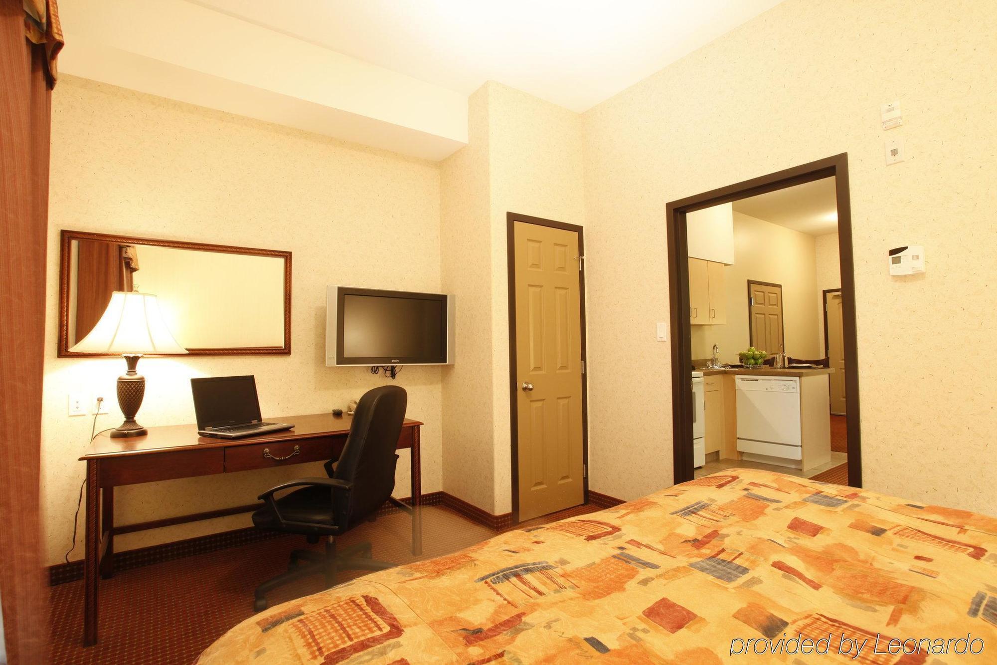 Pomeroy Inn And Suites Chetwynd Dış mekan fotoğraf
