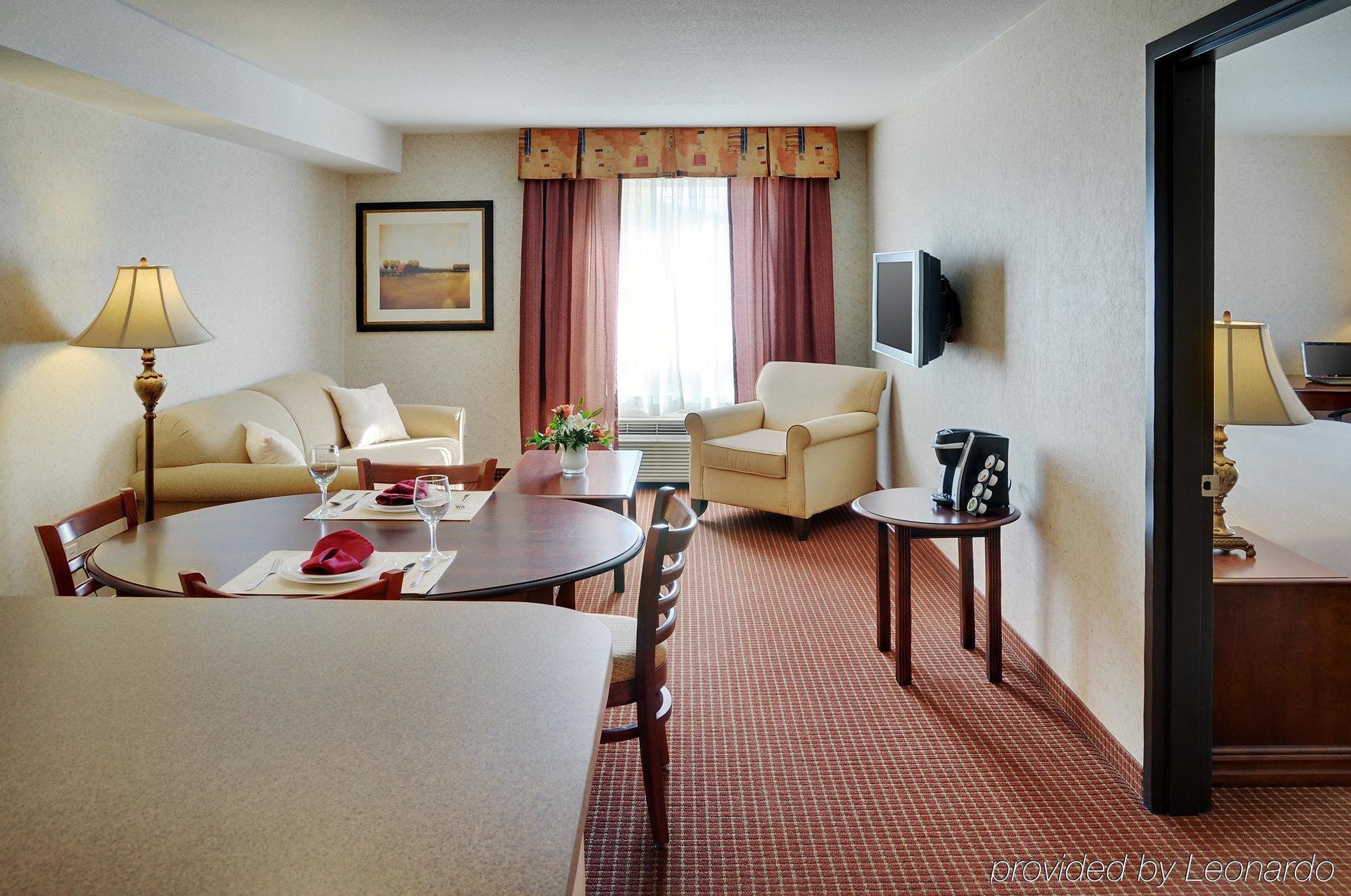 Pomeroy Inn And Suites Chetwynd Dış mekan fotoğraf