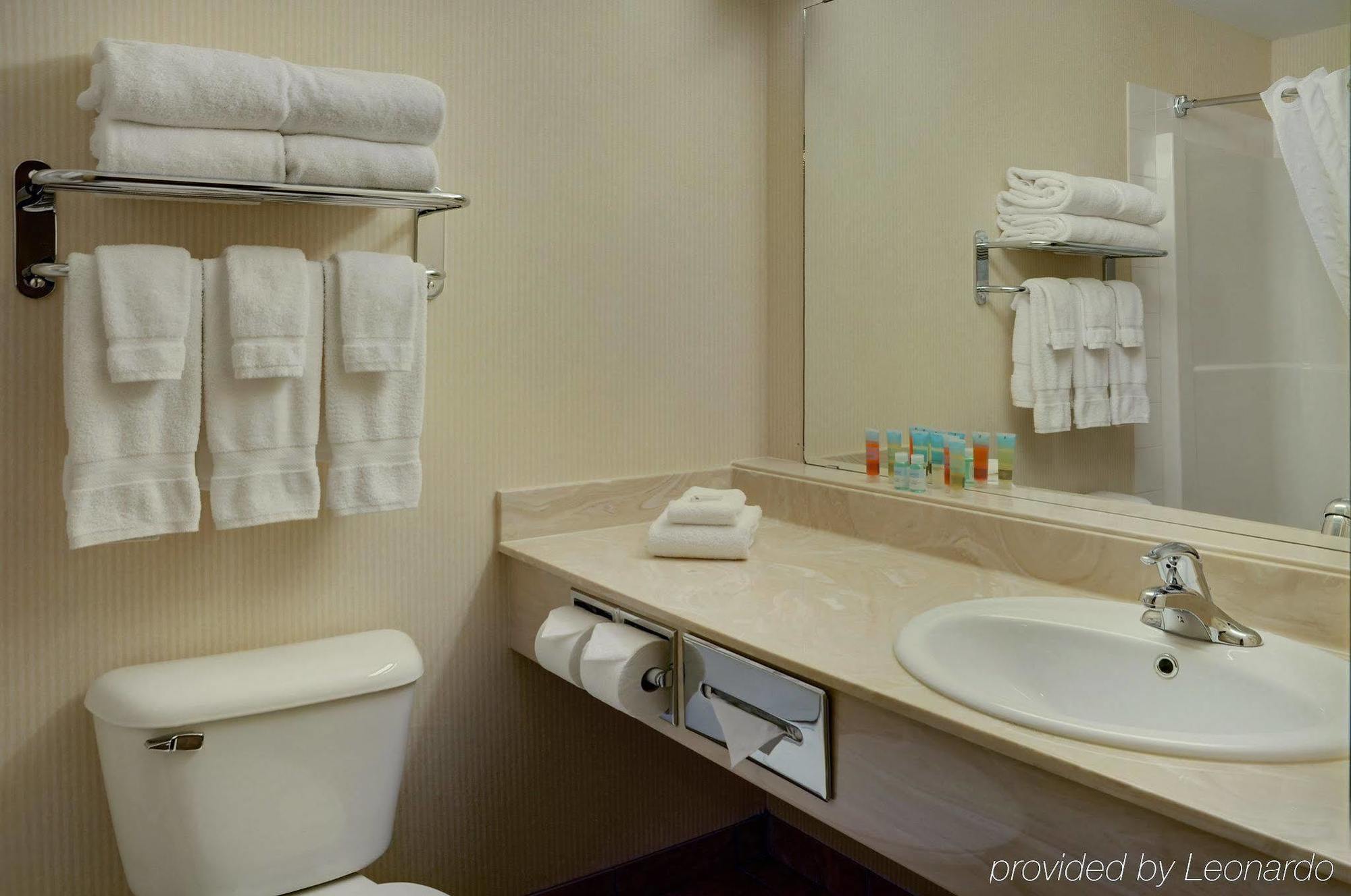 Pomeroy Inn And Suites Chetwynd Dış mekan fotoğraf