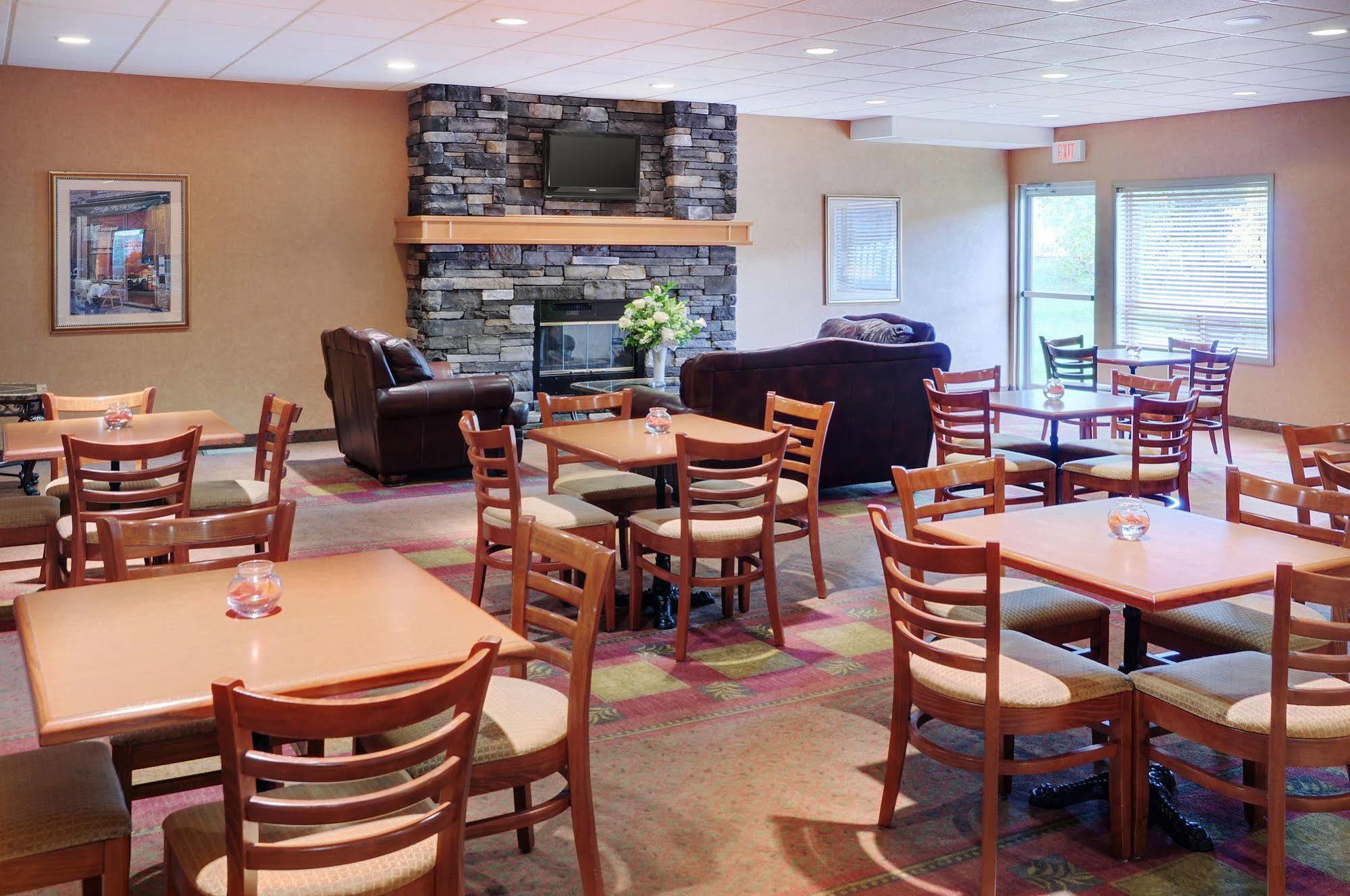Pomeroy Inn And Suites Chetwynd Dış mekan fotoğraf